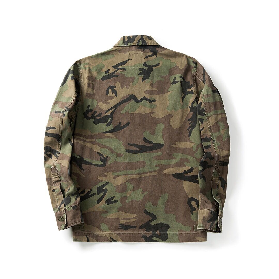 Discover the Ultimate Multi-Pocket Camouflage Jacket